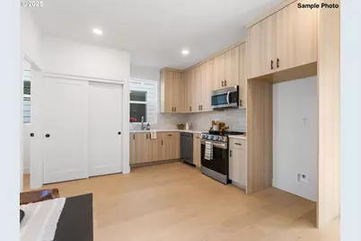 4360 NE Going St, Portland, OR 97218 - Photo 3