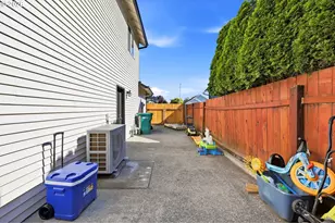 2016 SW Cerise Way, Troutdale, OR 97060 - Photo 35