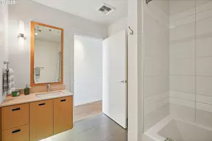 1260 NW Naito Pkwy, Portland, OR 97209 - Photo 17