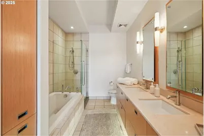 1260 NW Naito Pkwy #1003, Portland, OR 97209 - Photo 13