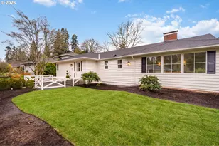 4275 SW Crestwood Dr, Portland, OR 97225 - Photo 3
