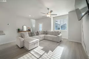 1343 Parkside Ave, Woodburn, OR 97071 - Photo 7