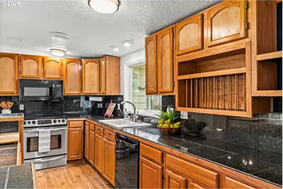 1755 E 43rd Ave, Eugene, OR 97405 - Photo 9
