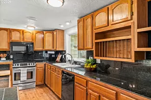 1755 E 43rd Ave, Eugene, OR 97405 - Photo 9