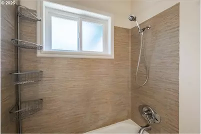 1012 S Water St, Silverton, OR 97381 - Photo 23