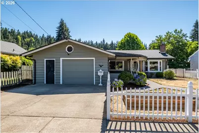 1012 S Water St, Silverton, OR 97381 - Photo 3