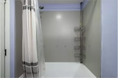 1012 S Water St, Silverton, OR 97381 - Photo 27
