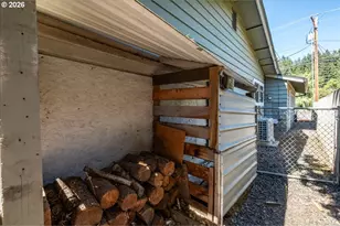 1012 S Water St, Silverton, OR 97381 - Photo 43