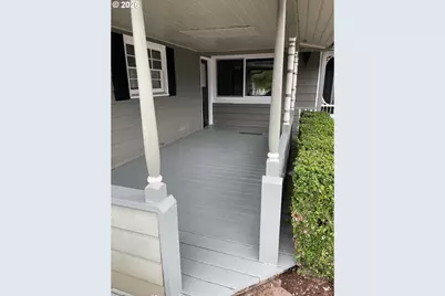 1012 S Water St, Silverton, OR 97381 - Photo 5