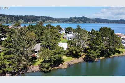 955 NE Mill St #A7, Waldport, OR 97394 - Photo 37