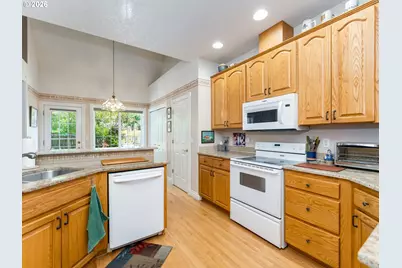 2255 NW Horizon Dr, McMinnville, OR 97128 - Photo 15