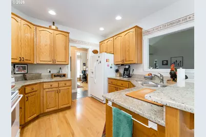 2255 NW Horizon Dr, McMinnville, OR 97128 - Photo 13