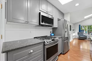 3001 N Center St, Newberg, OR 97132 - Photo 9