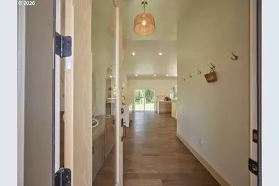 312 Little Valley Ln, Castle Rock, WA 98611 - Photo 5