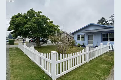 713 Pioneer Rd, Brookings, OR 97415 - Photo 1