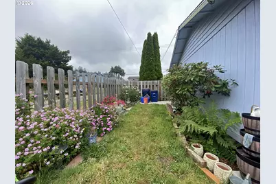 713 Pioneer Rd, Brookings, OR 97415 - Photo 17
