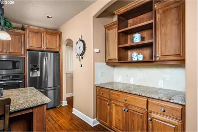 581 NW Cambray Pl, Beaverton, OR 97006 - Photo 17