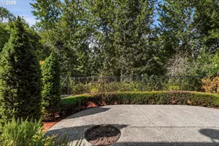 581 NW Cambray Pl, Beaverton, OR 97006 - Photo 45