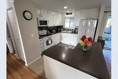 1753 Jansen Way, Woodburn, OR 97071 - Photo 5