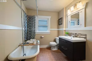 9111 SE Lincoln St, Portland, OR 97216 - Photo 9