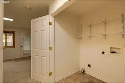 1117 SE 135th Ave, Portland, OR 97233 - Photo 15