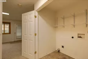 1117 SE 135th Ave, Portland, OR 97233 - Photo 15