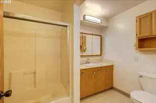 1117 SE 135th Ave, Portland, OR 97233 - Photo 11