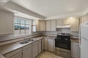 1290 Riggs Hill Rd, Sweet Home, OR 97386 - Photo 15