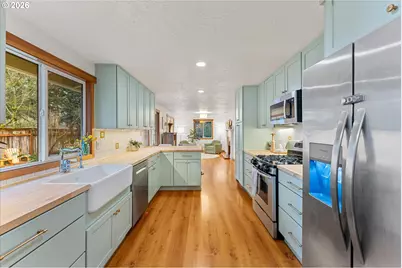 5271 Chinook Ct, Lake Oswego, OR 97035 - Photo 3