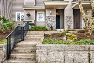 210 NE 5th St, Gresham, OR 97030 - Photo 3