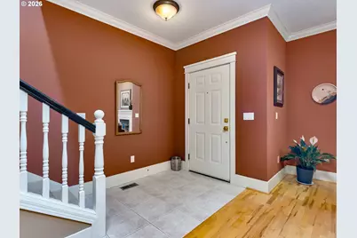 210 NE 5th St, Gresham, OR 97030 - Photo 5