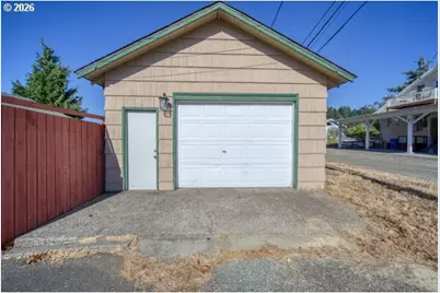 1090 Fir Ave, Reedsport, OR 97467 - Photo 31