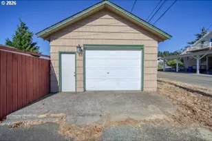 1090 Fir Ave, Reedsport, OR 97467 - Photo 31