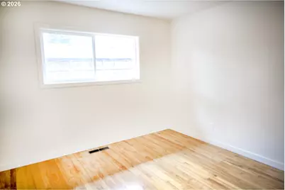 15236 SE Kelly St, Portland, OR 97236 - Photo 5