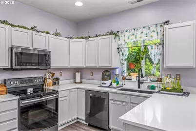 6074 Pebble Ct, Springfield, OR 97478 - Photo 11