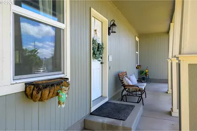 6074 Pebble Ct, Springfield, OR 97478 - Photo 5