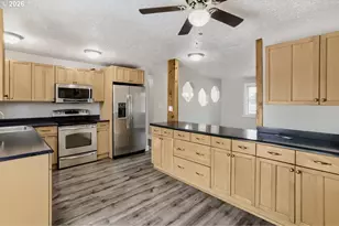 19160 Clairmont Way, Oregon City, OR 97045 - Photo 11