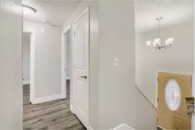 19160 Clairmont Way, Oregon City, OR 97045 - Photo 3