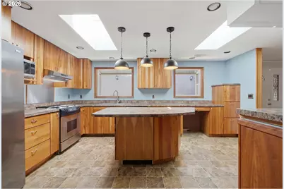 3820 SE El Camino Dr, Gresham, OR 97080 - Photo 5