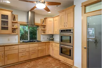 170 SW Eckman St, McMinnville, OR 97128 - Photo 15