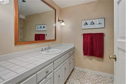1506 S Buddington St, Portland, OR 97219 - Photo 37