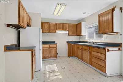 17619 SE Rose St, Milwaukie, OR 97267 - Photo 11