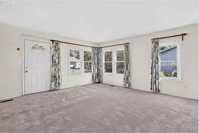17619 SE Rose St, Milwaukie, OR 97267 - Photo 5