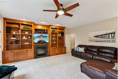 1488 SW 17th Ct, Gresham, OR 97080 - Photo 9