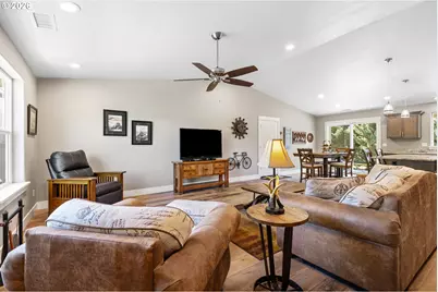 374 Bentgrass Ct, Sutherlin, OR 97479 - Photo 13