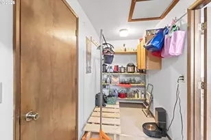 2060 Hayes St, North Bend, OR 97459 - Photo 15