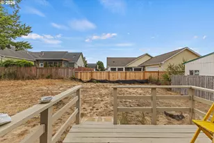 2060 Hayes St, North Bend, OR 97459 - Photo 3