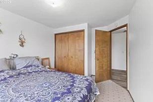2060 Hayes St, North Bend, OR 97459 - Photo 27