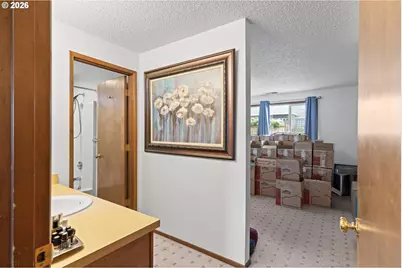 2060 Hayes St, North Bend, OR 97459 - Photo 19