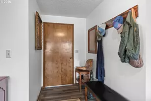 2060 Hayes St, North Bend, OR 97459 - Photo 9